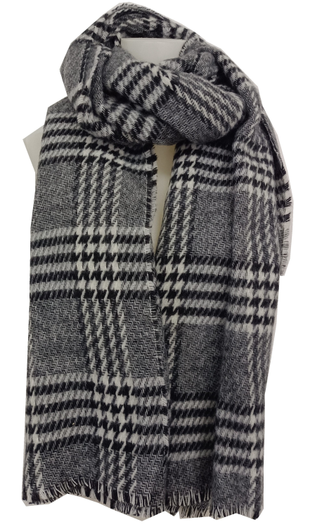 52%Recycled Polyester&48%Acrylic Scarf